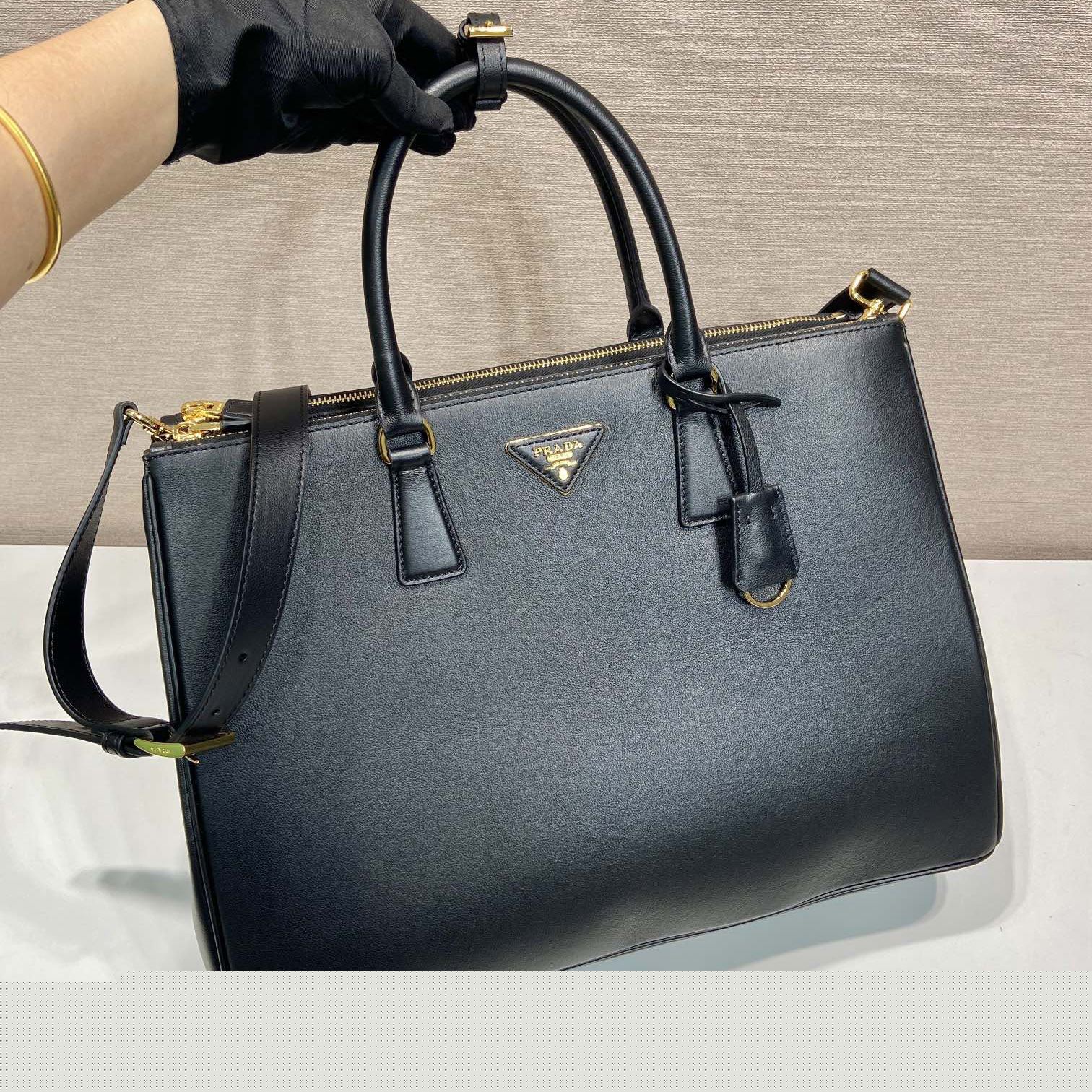Pra*a top handle bags